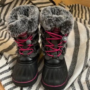 Girls size 11 Magellan outdoors snow boots